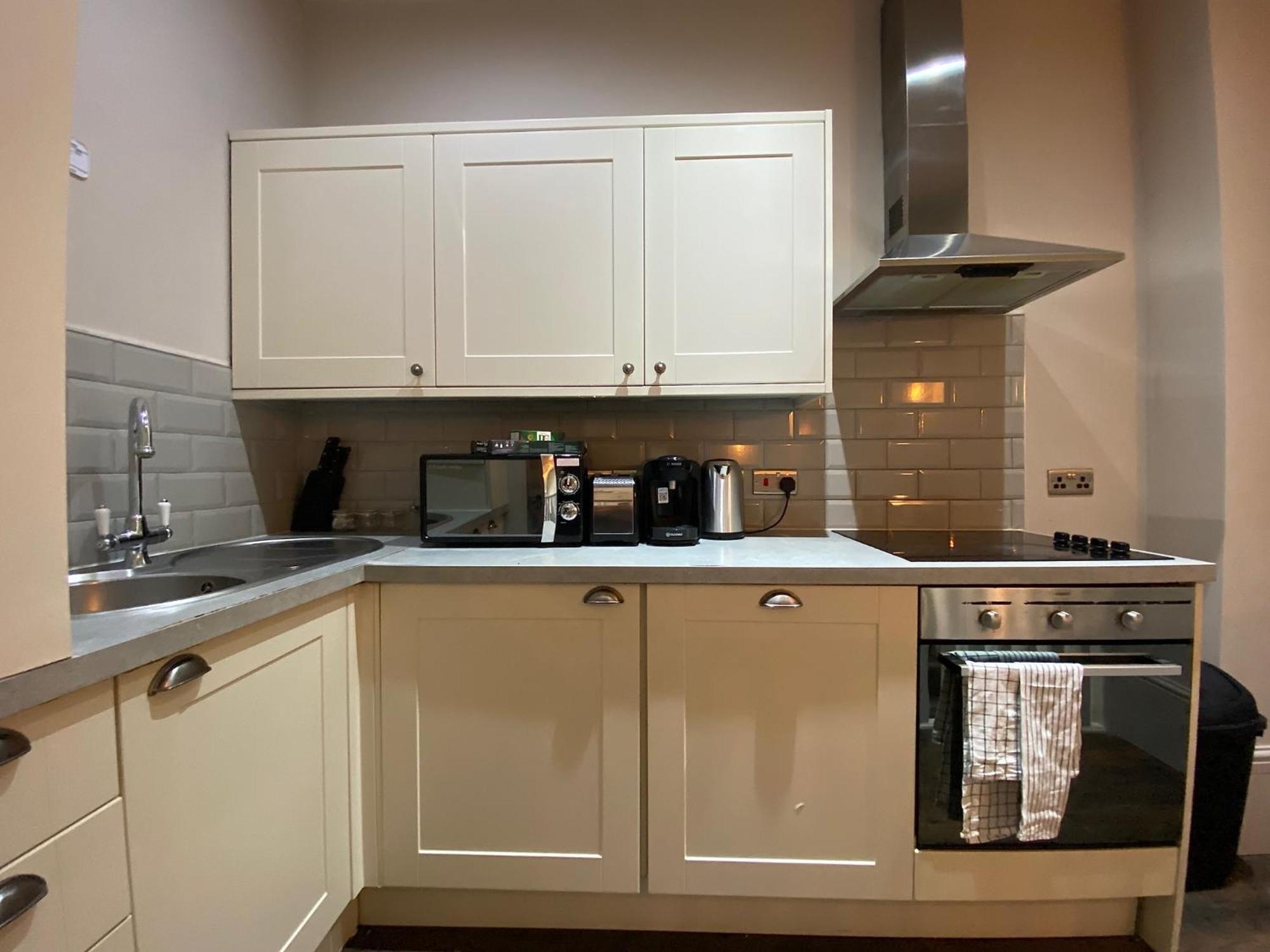 Stunning King Suite Apartment In The Heart Of Leeds City Center Экстерьер фото