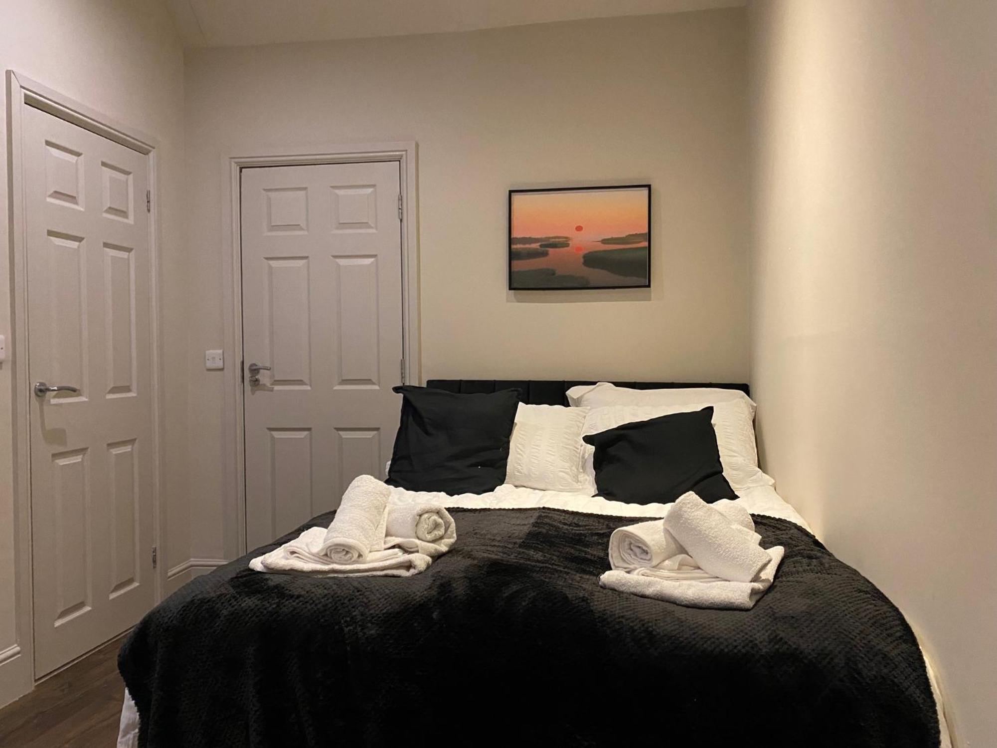 Stunning King Suite Apartment In The Heart Of Leeds City Center Экстерьер фото