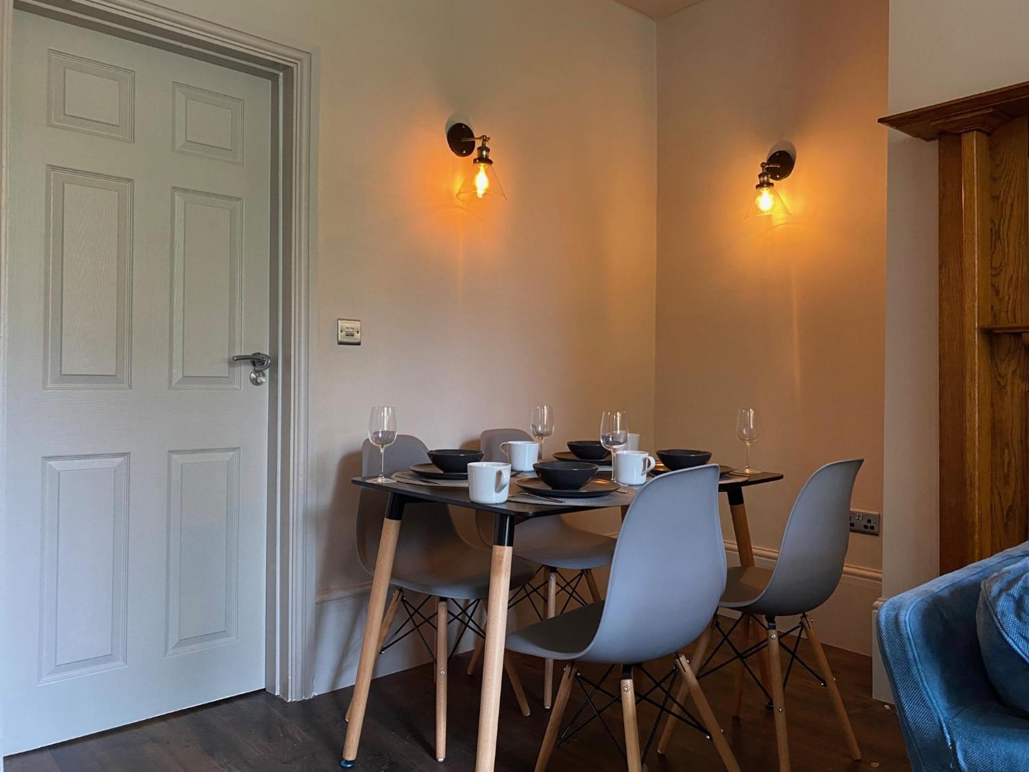 Stunning King Suite Apartment In The Heart Of Leeds City Center Экстерьер фото