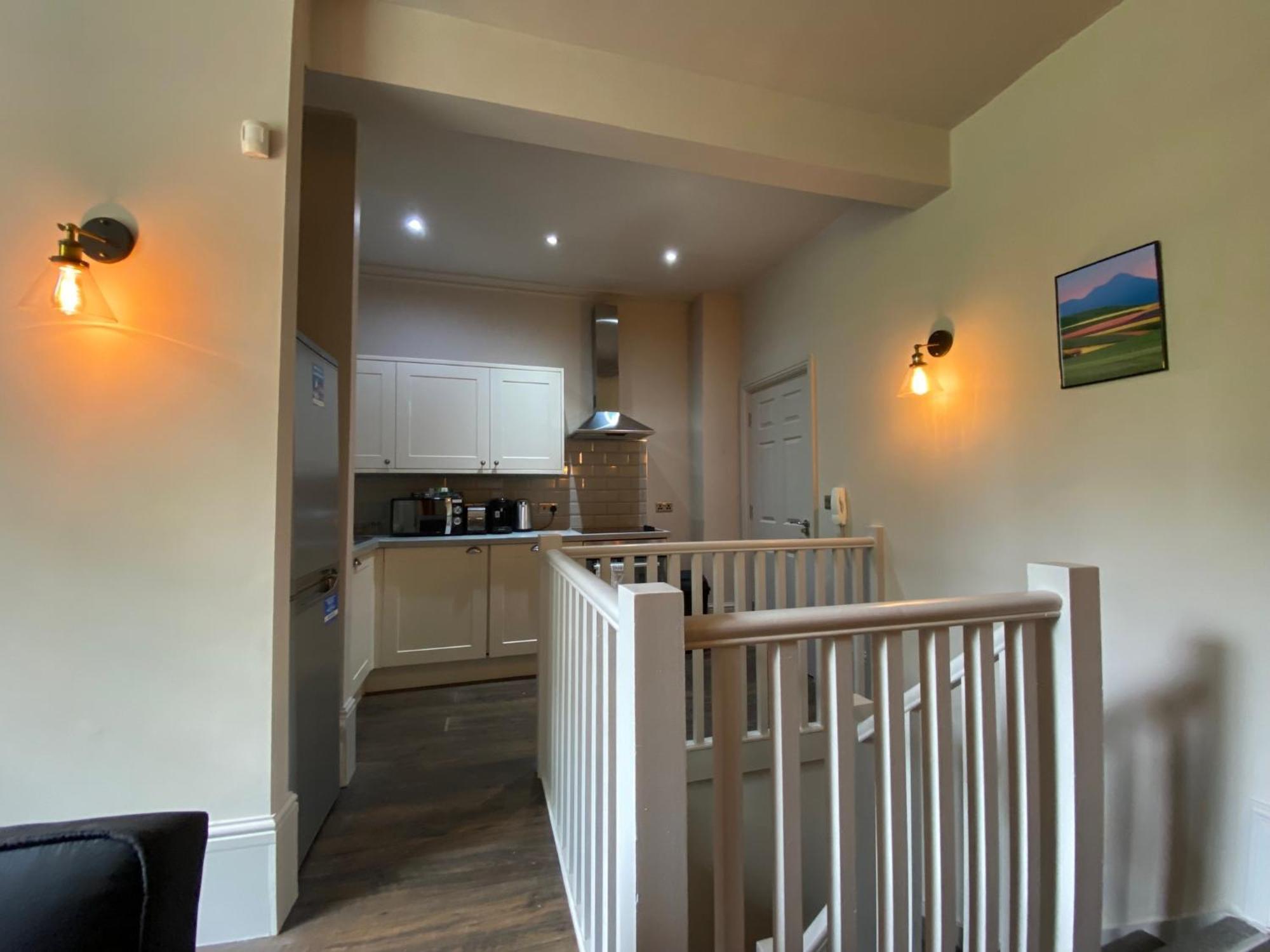 Stunning King Suite Apartment In The Heart Of Leeds City Center Экстерьер фото