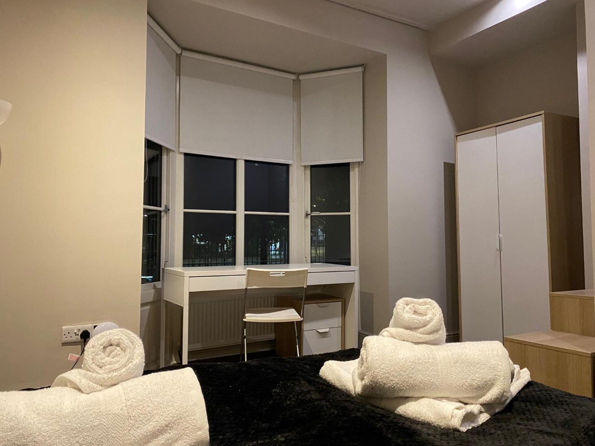Stunning King Suite Apartment In The Heart Of Leeds City Center Экстерьер фото