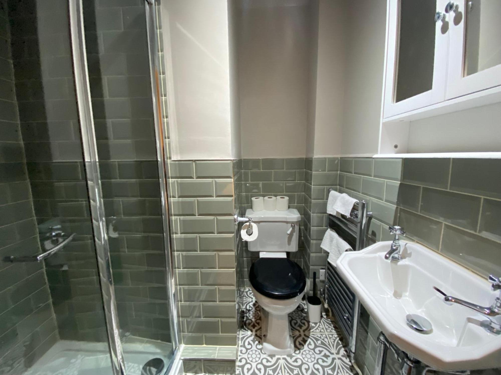 Stunning King Suite Apartment In The Heart Of Leeds City Center Экстерьер фото